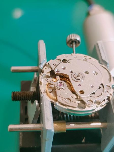 钟表品牌怎么选_机械表保养一次多少钱