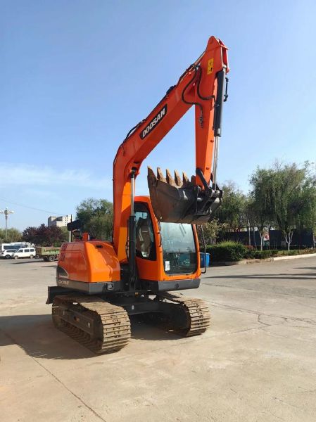 挖掘机价格多少钱一台_二手挖机选购注意事项