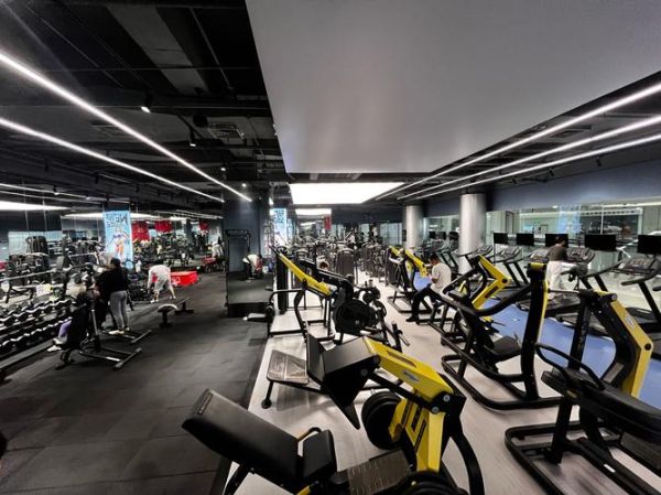 重庆健身房哪家好_重庆私教课价格贵吗